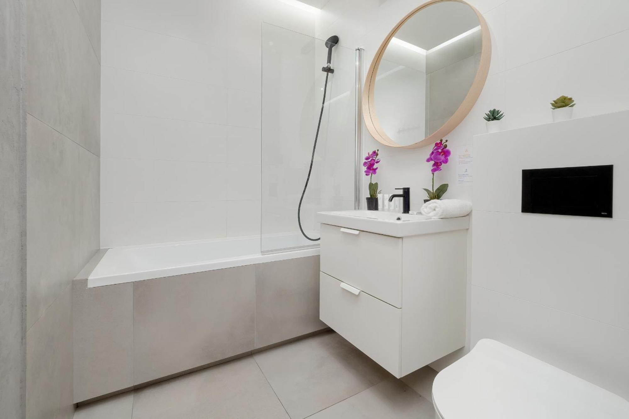 Apartment Bright With Balcony Close To The Poniatowski Park By Renters *
