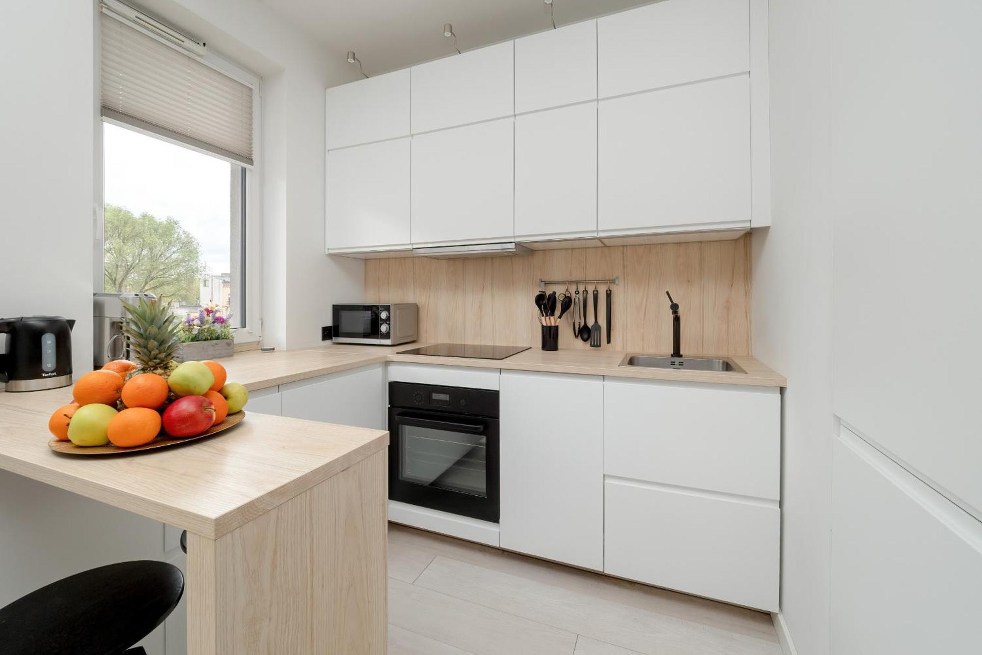 Bright With Balcony Close To The Poniatowski Park By Renters