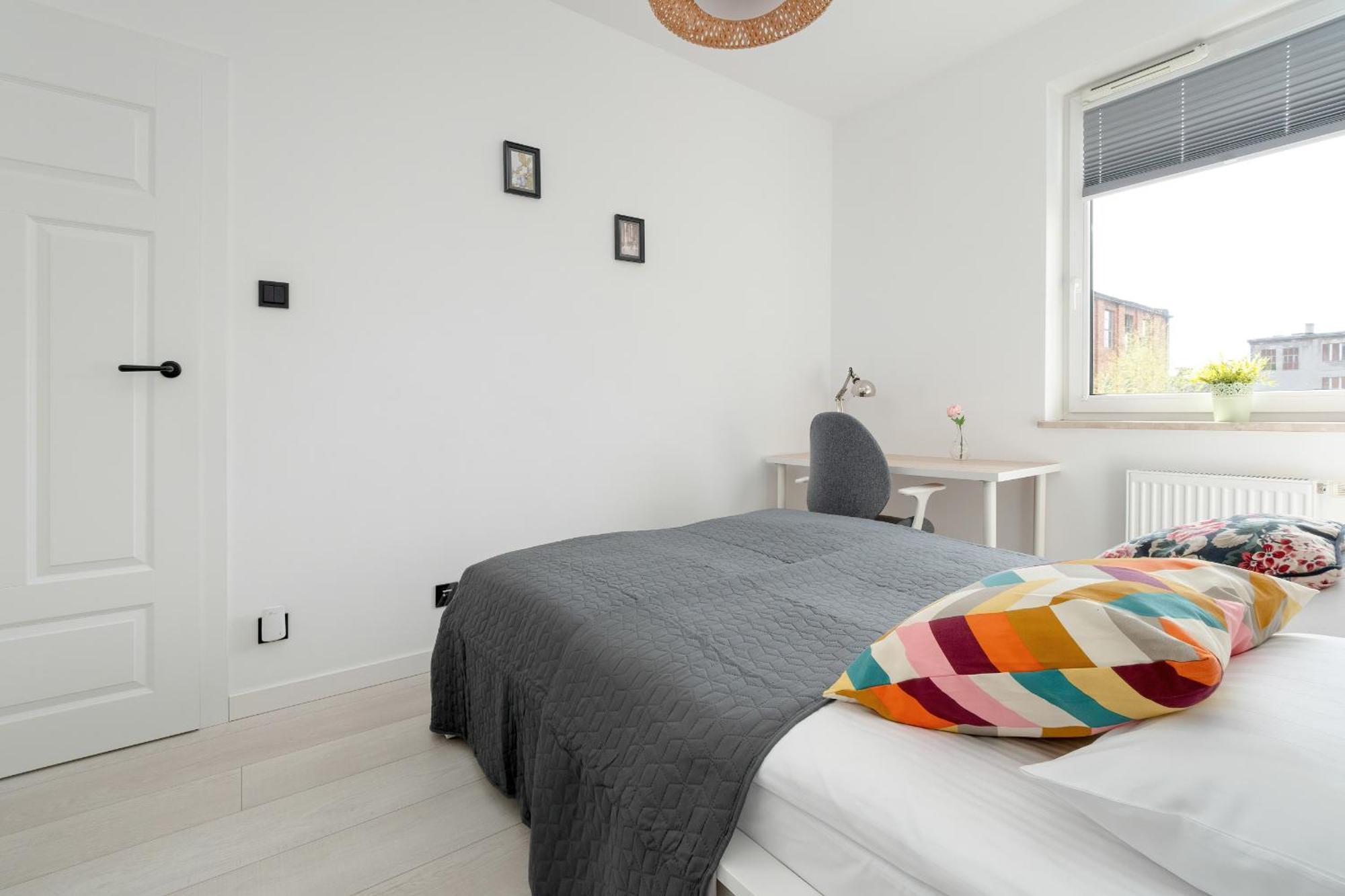 Bright With Balcony Close To The Poniatowski Park By Renters Apartment