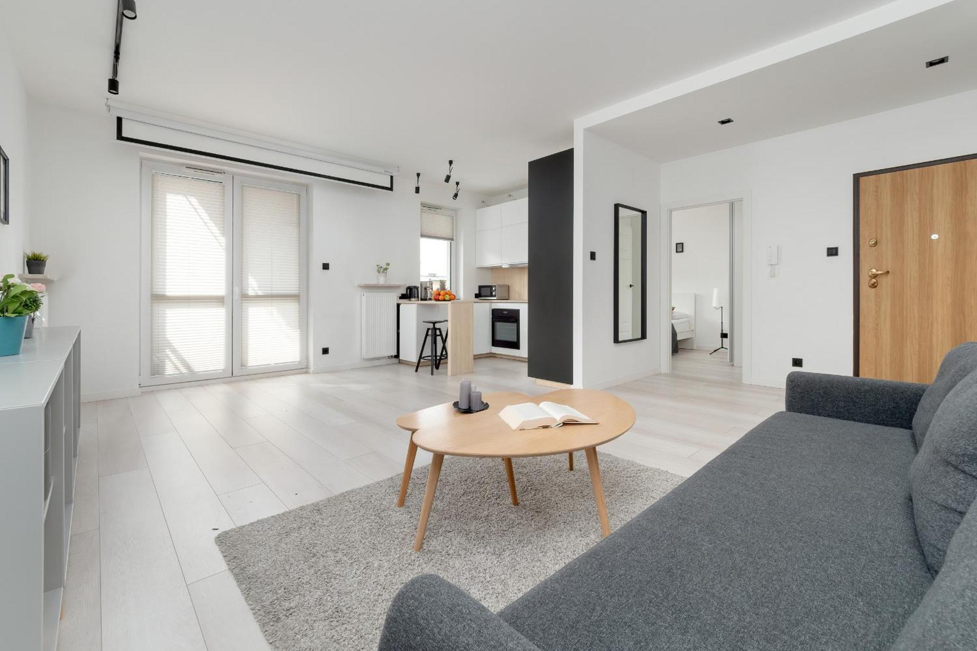 Apartment Bright With Balcony Close To The Poniatowski Park By Renters *