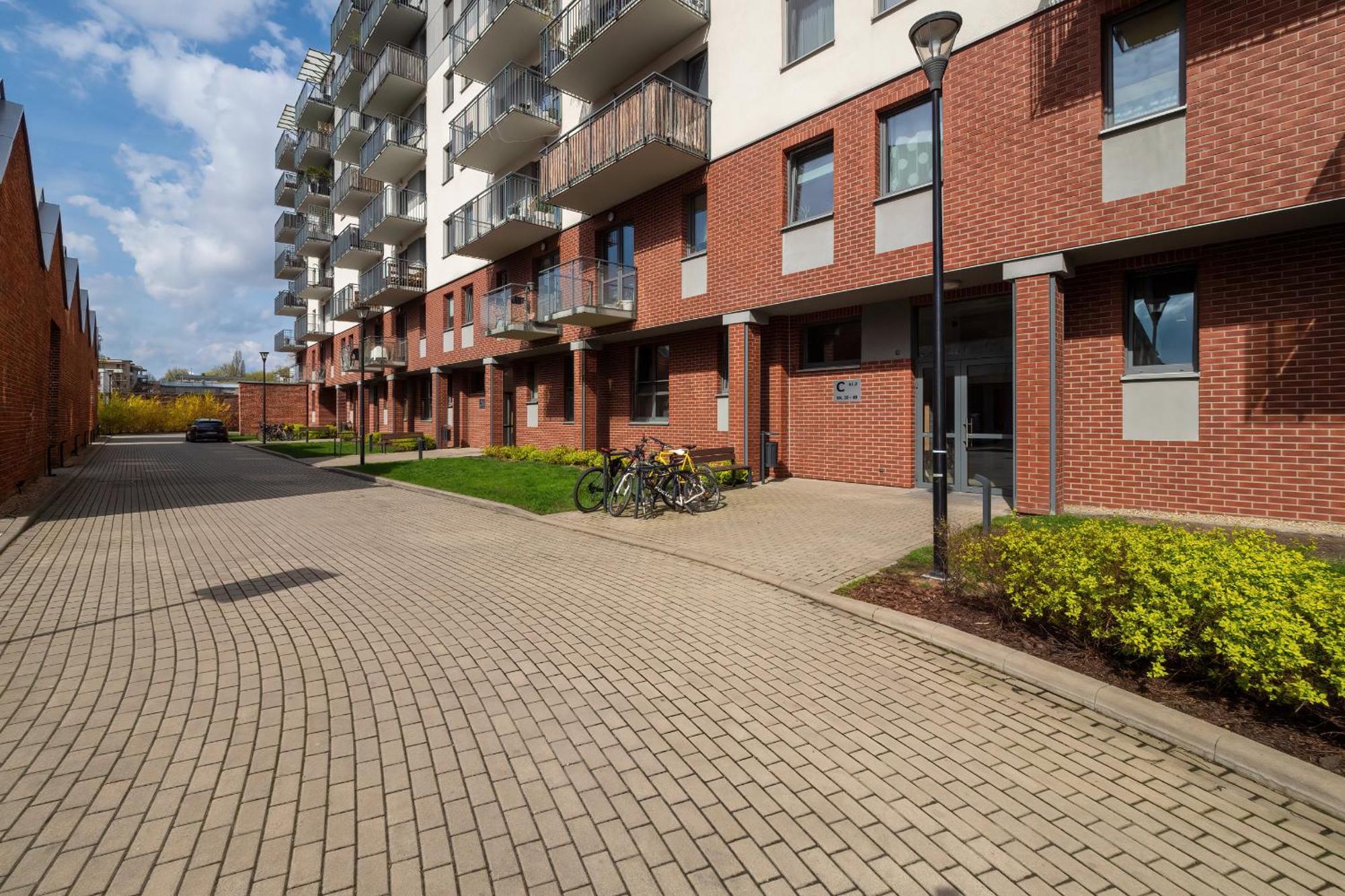 Bright With Balcony Close To The Poniatowski Park By Renters * Lodz (Lodz)